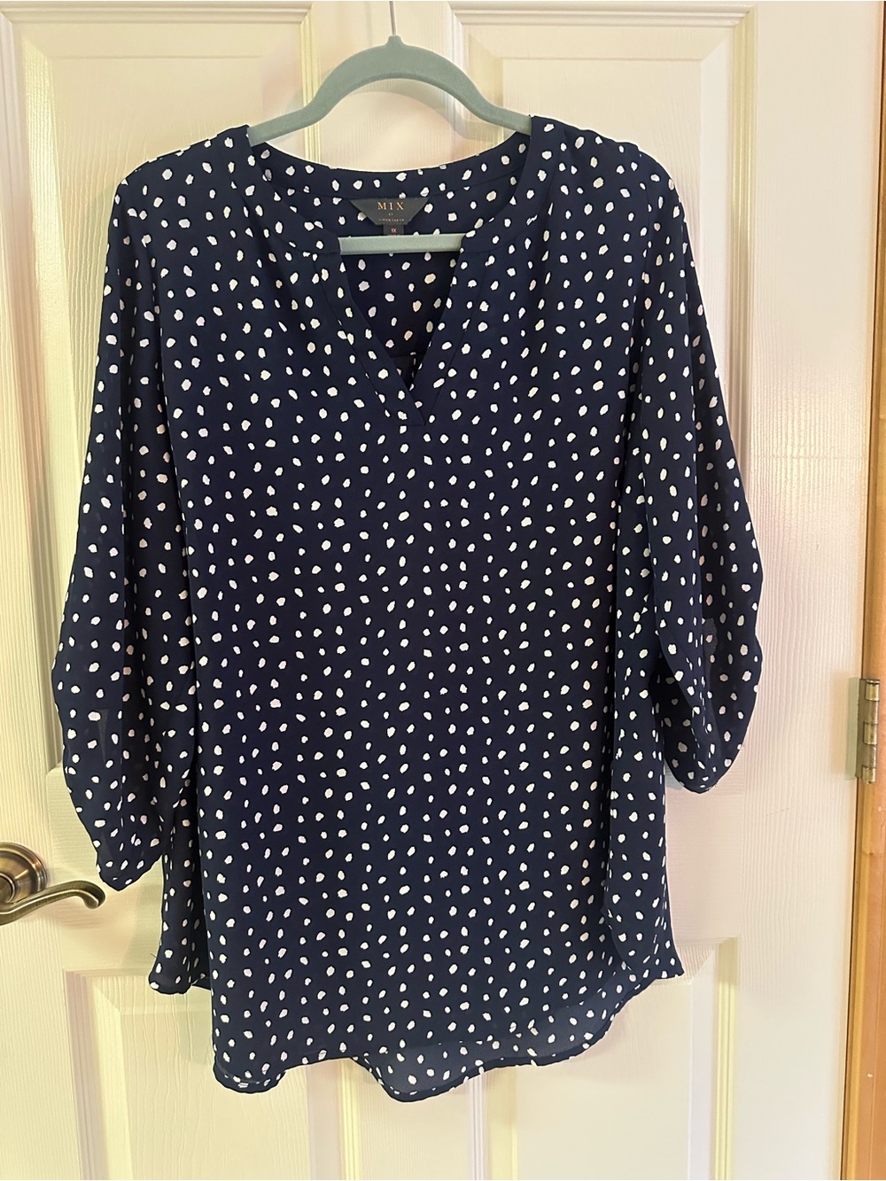 41 Hawthorn Navy Blue White Polka Dot V-Neck Blouse EUC